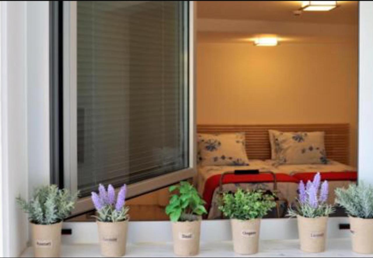 Red Cozy Stay Лимасол Экстерьер фото