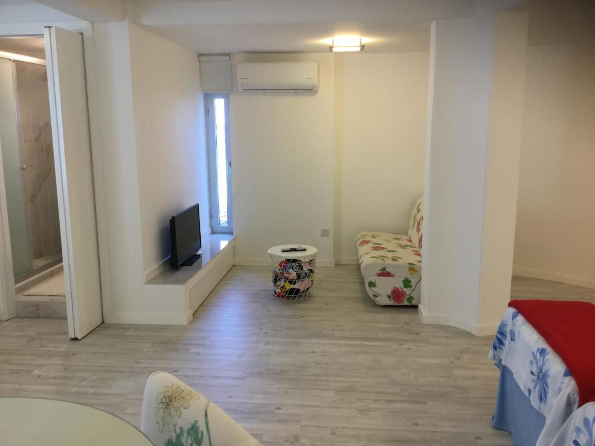 Red Cozy Stay Лимасол Экстерьер фото