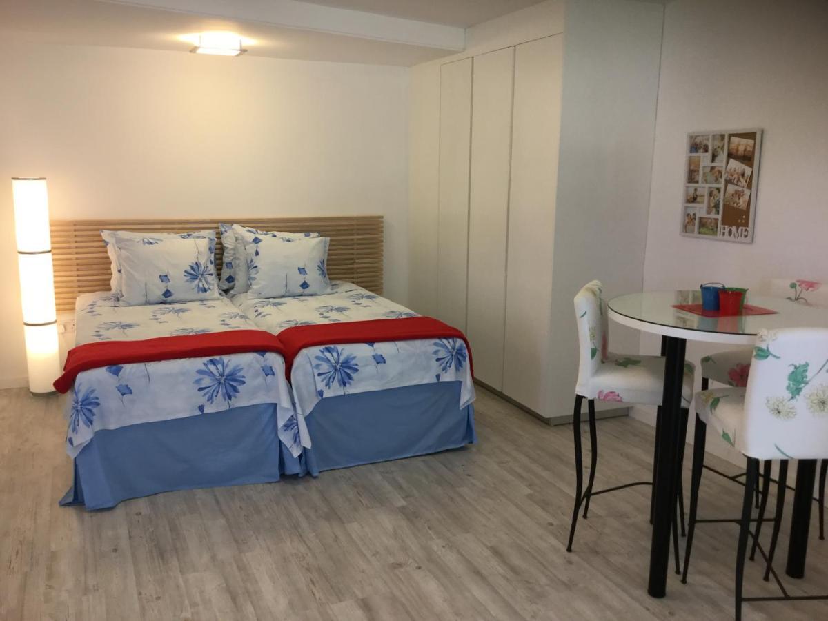 Red Cozy Stay Лимасол Экстерьер фото