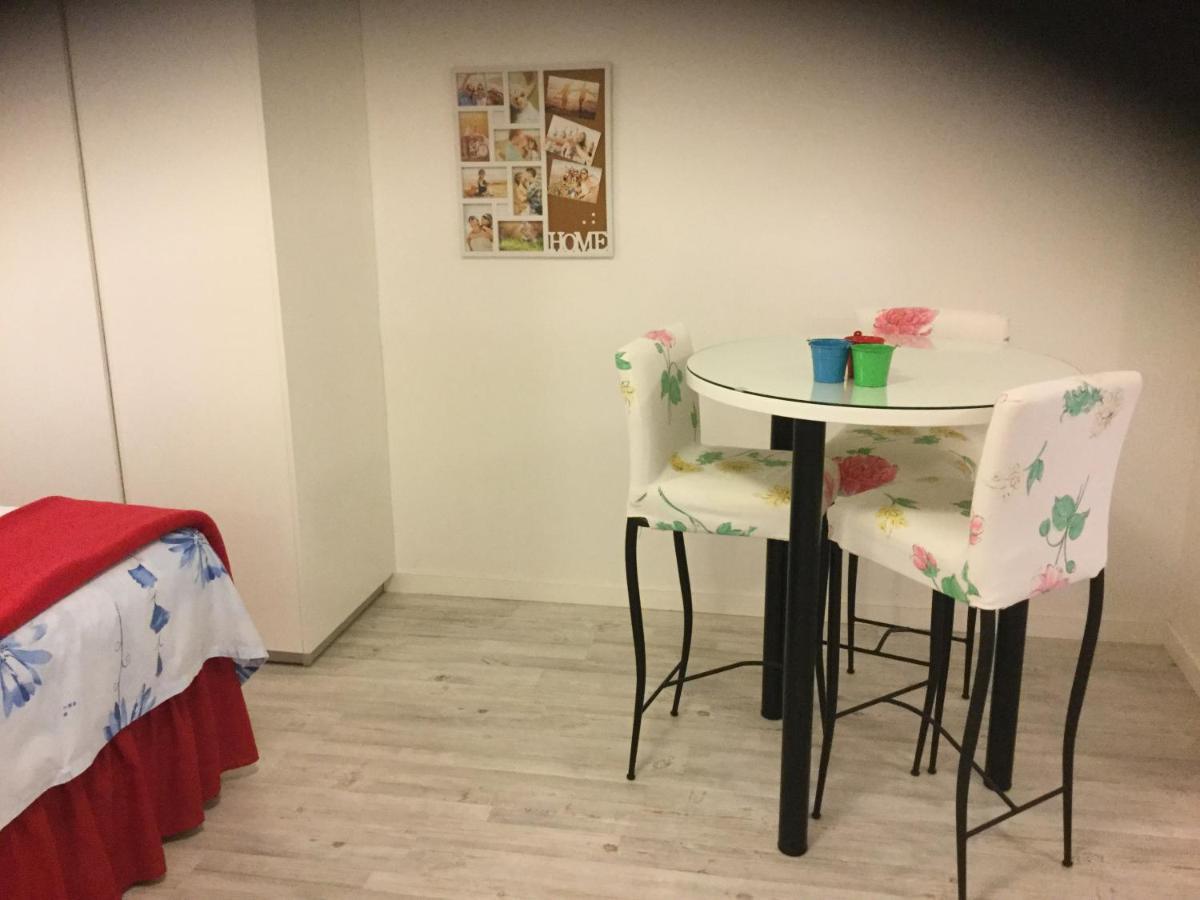 Red Cozy Stay Лимасол Экстерьер фото