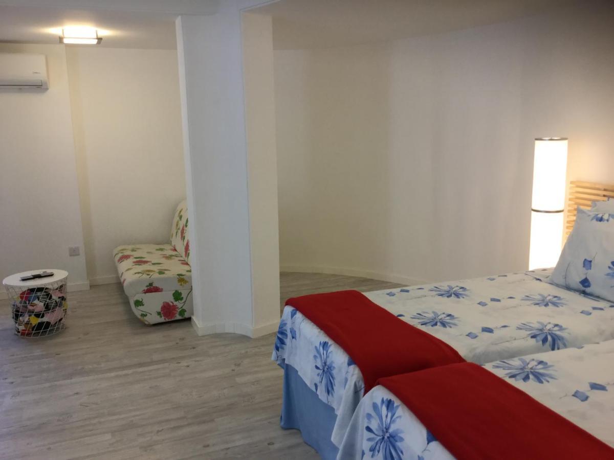 Red Cozy Stay Лимасол Экстерьер фото