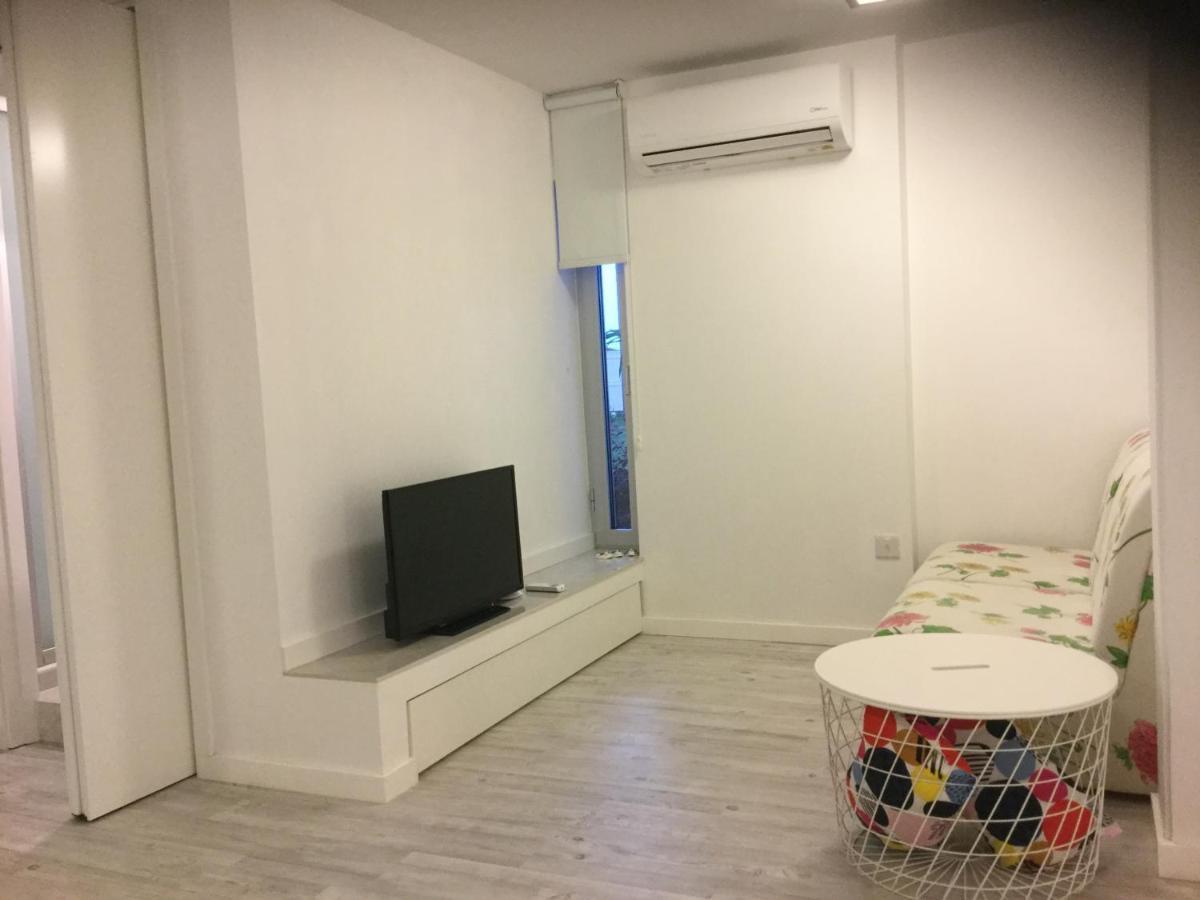 Red Cozy Stay Лимасол Экстерьер фото
